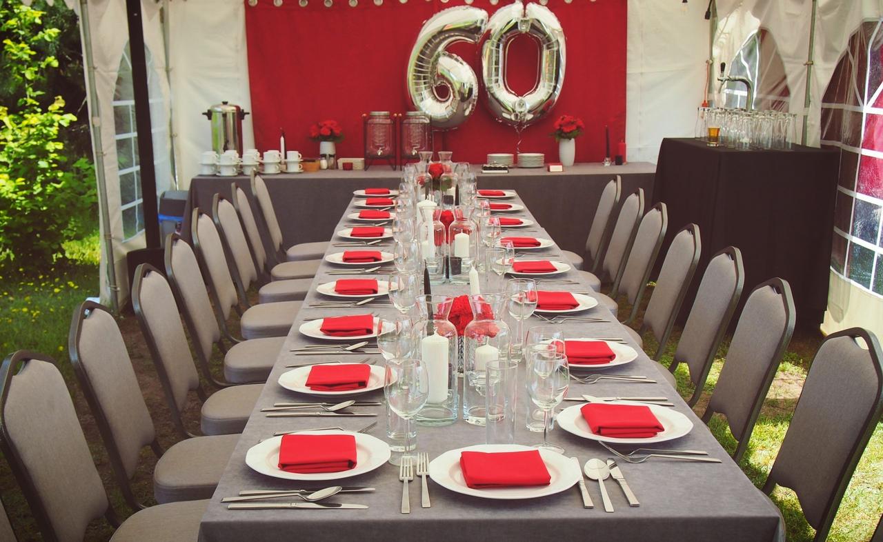 dekoracje stołu na 60 urodziny