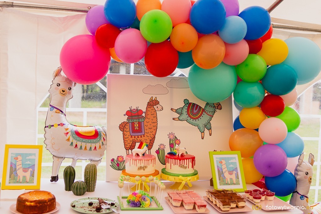 słodki stół dla dzieci alpaki lamy dekoracje balonowe